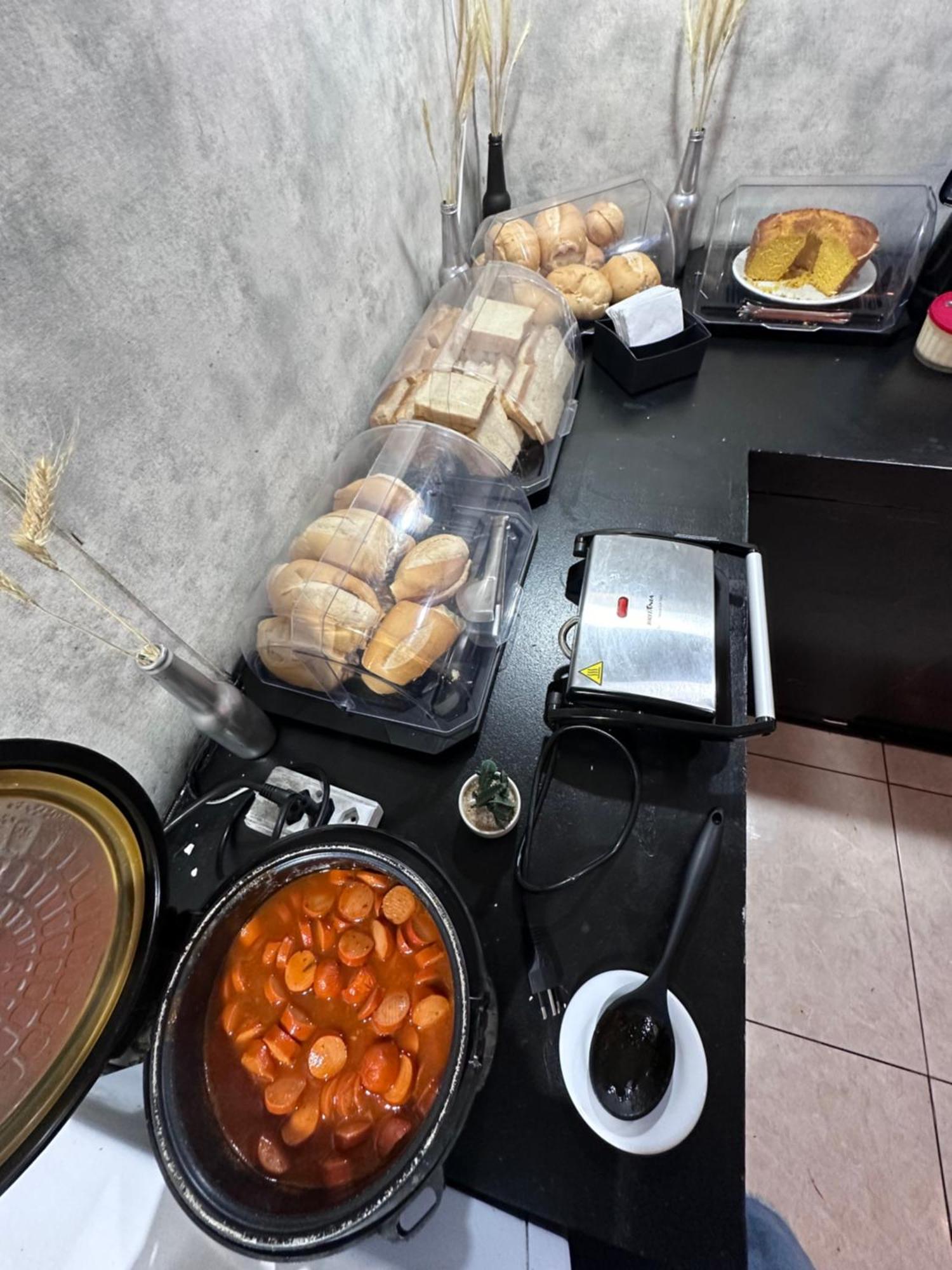 On Hostel II Gru Aeroporto Translado 24 Hs Гуарульюс Екстер'єр фото