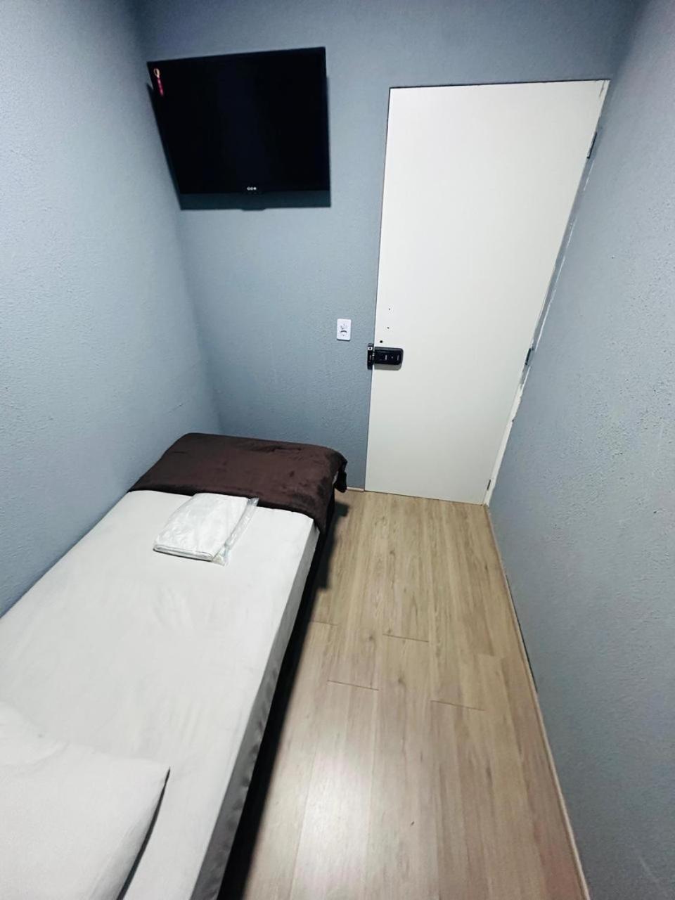 On Hostel II Gru Aeroporto Translado 24 Hs Гуарульюс Екстер'єр фото